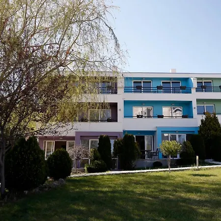 Stayinn Rainbow Houses Studio Slăntjev Brjag